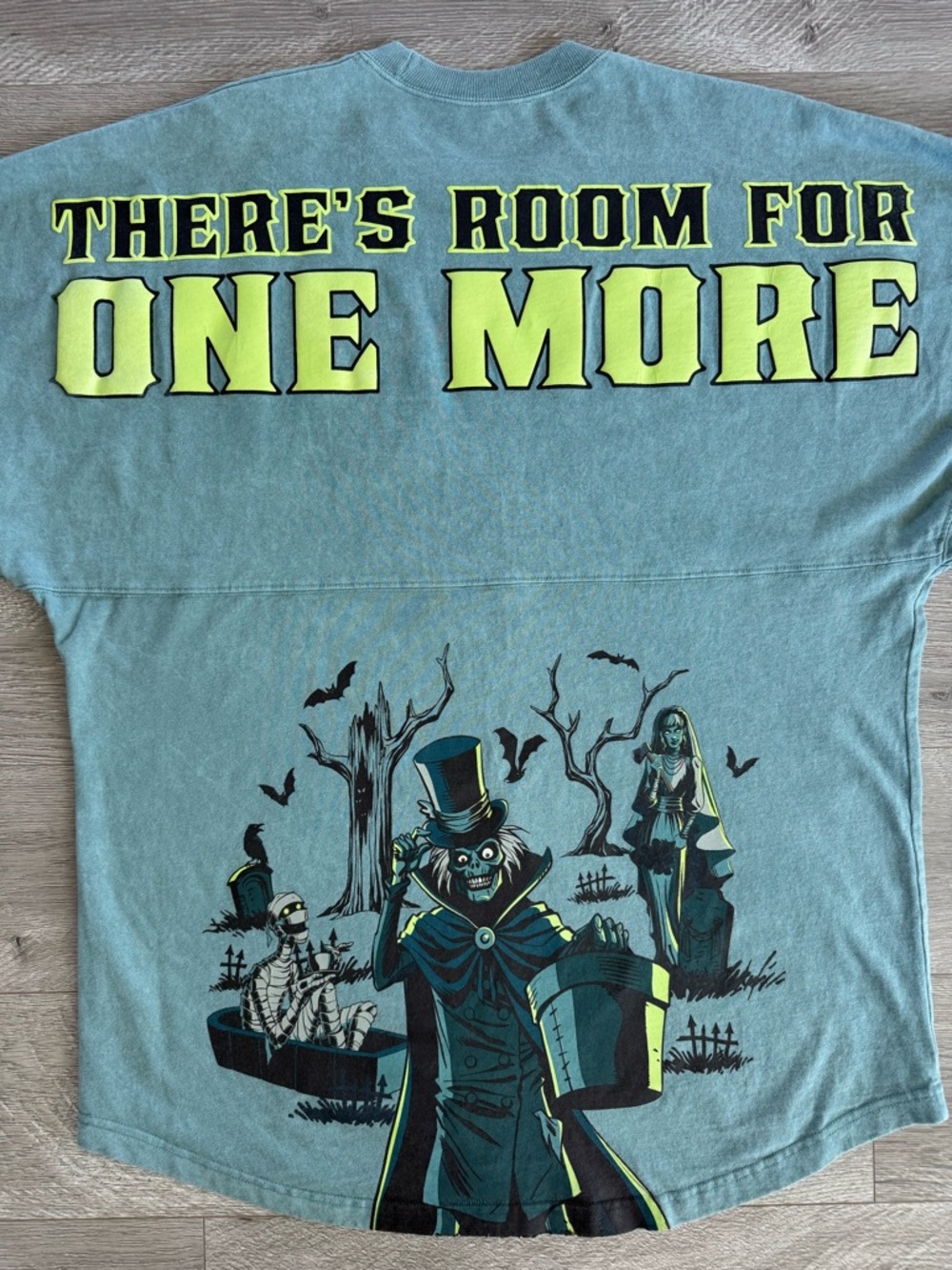 Disney Haunted Mansion Glow in the Dark Room for One More Spirit Jersey Sz M